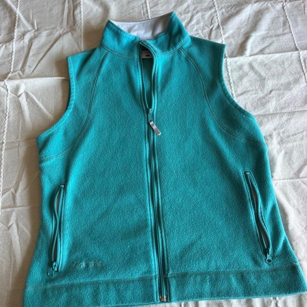 Columbia Sportswear teal fleece vest in size L